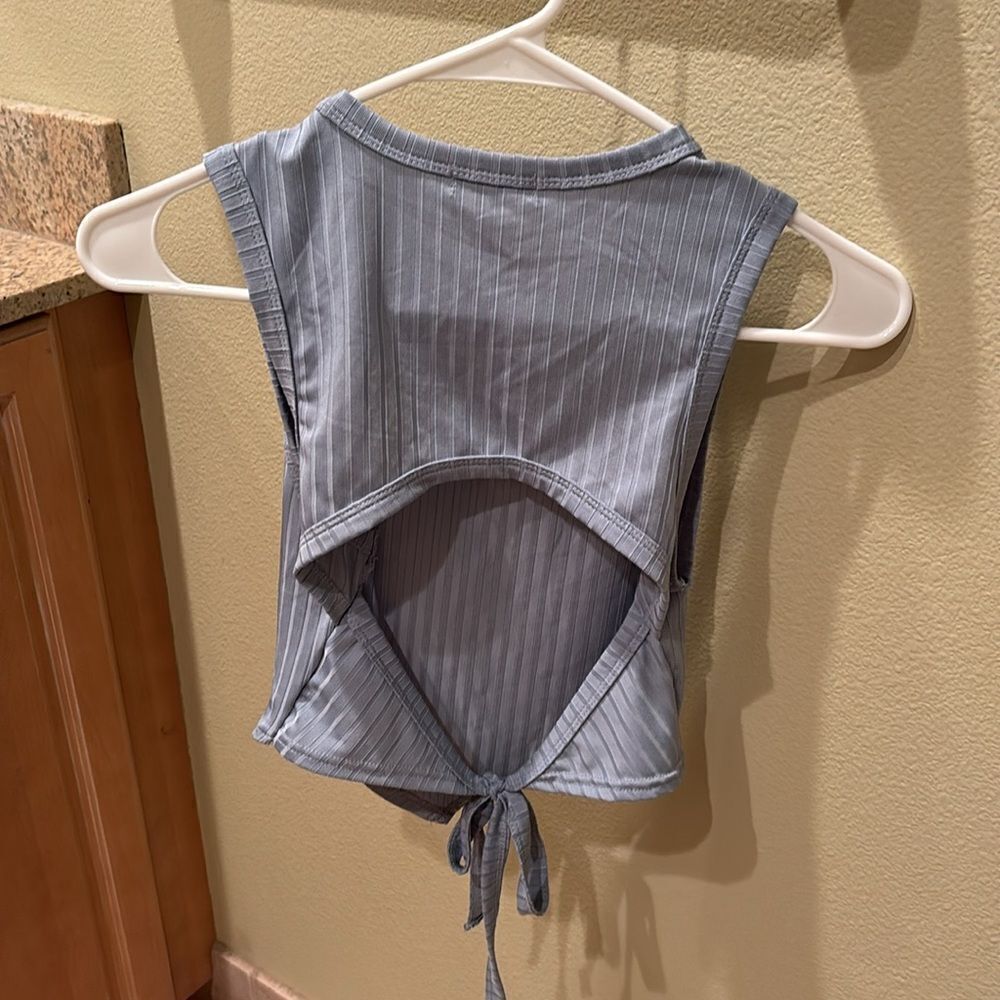 Better Be woman's silky baby blue striped shirt with a cut out in the back - Picture 8 of 12